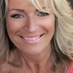 Meet your Posher, Carol